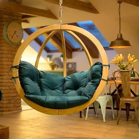Bohemian Chic 2 Bedroom 2 Bathroom Loft With Hanging Chair Prague Exterior photo