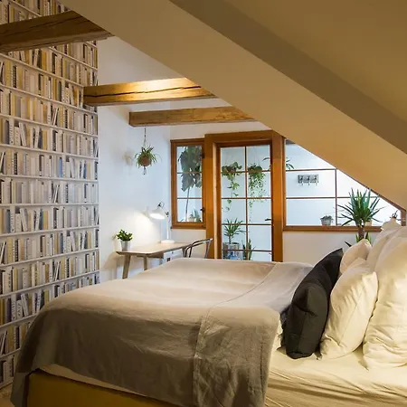 Bohemian Chic 2 Bedroom 2 Bathroom Loft With Hanging Chair Prague Exterior photo