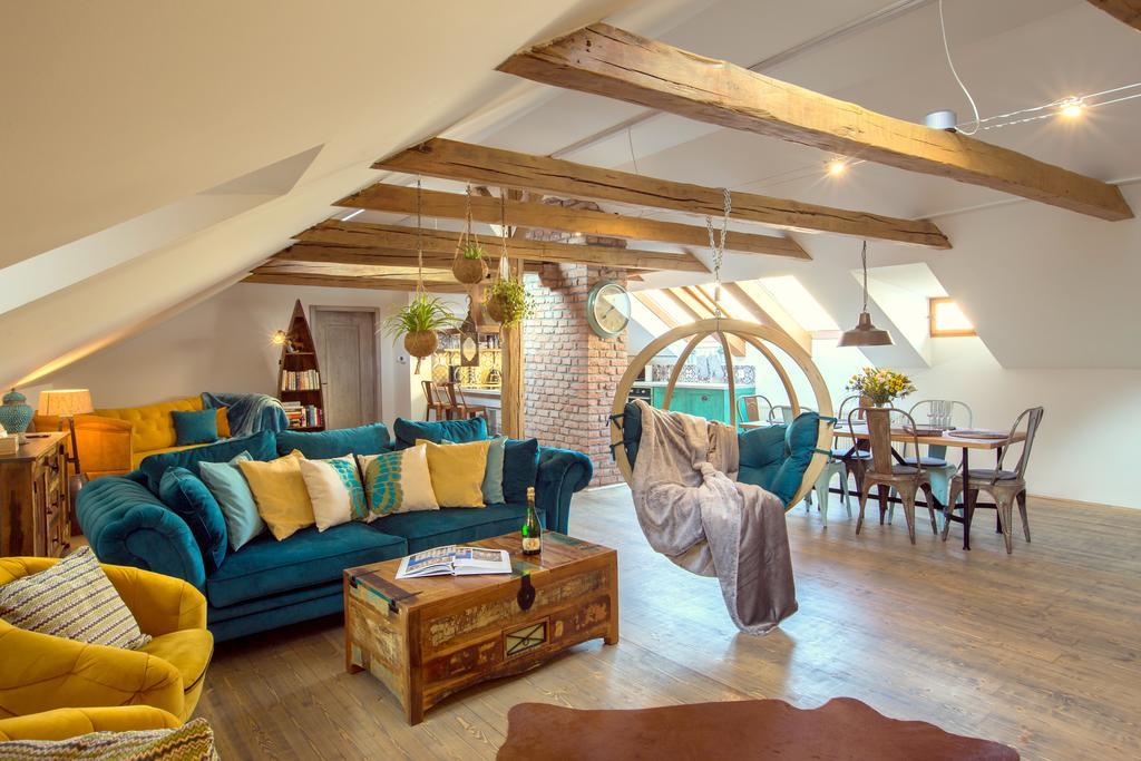 Bohemian Chic 2 Bedroom 2 Bathroom Loft With Hanging Chair Praga